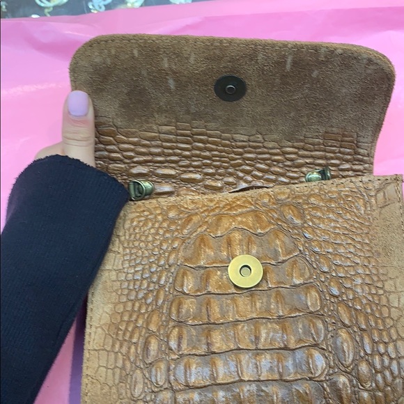 new tan clutch,  attachable strap! Made in Italy - Picture 2 of 3